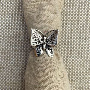 Beautiful vintage sterling silver butterfly statement ring